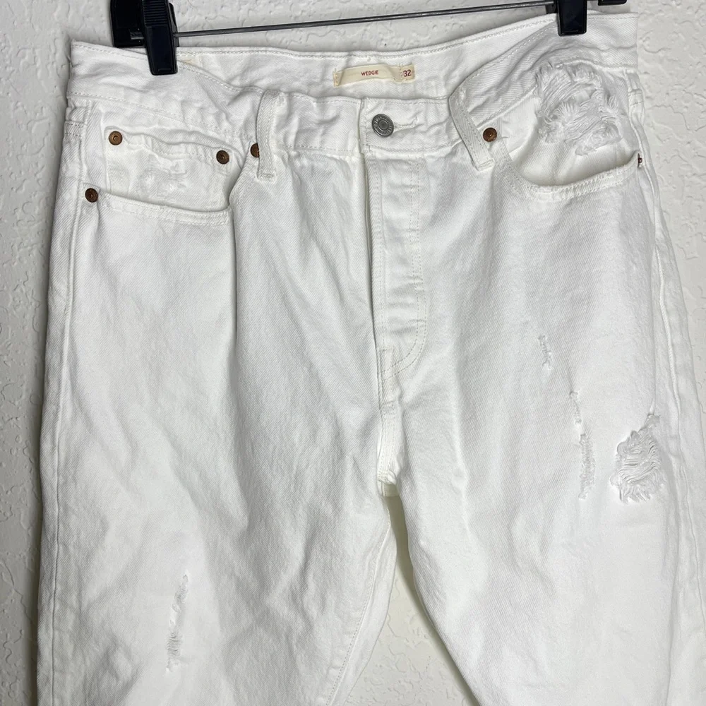Levi's 501 Wedgie Straight Distressed White Jeans Sz 32 - Picture 9 of 14